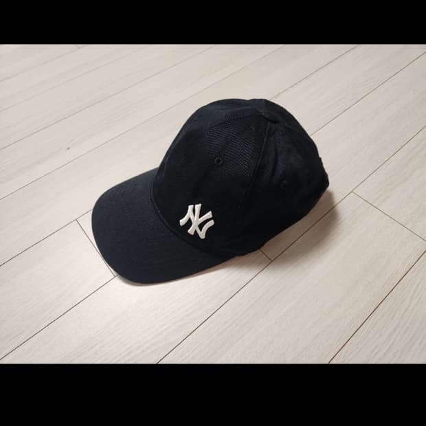 MLB NY 양키스 볼캡 블랙(새거아닌새거느낌)

MLB New York