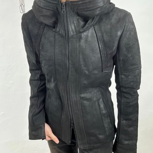 NO ID. Sculpted Cowhide High Neck Jacket