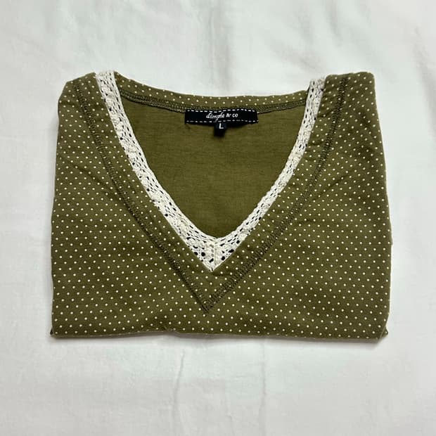 너무 이쁜 카키 에이스 나시 👚