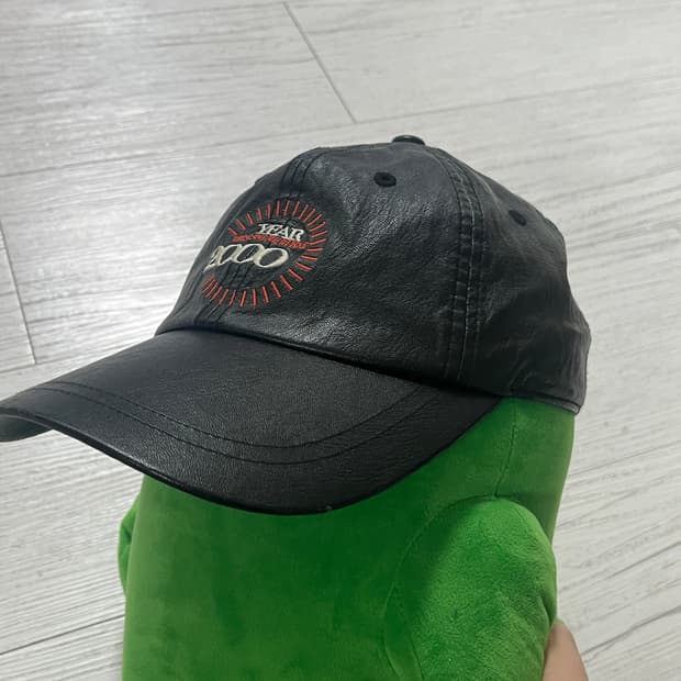 디스이즈네버댓 Leather Cap Black