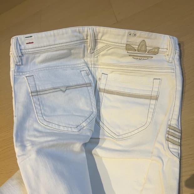 Diesel x Adidas 콜라보 화이트진 W28 L30