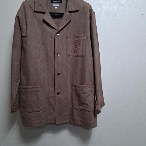 입생로랑 홈웨어 남성 겨울면셔츠 밝은브라운 빨강선 미착용새제품상태 100