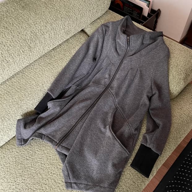 wide half neck zip-up