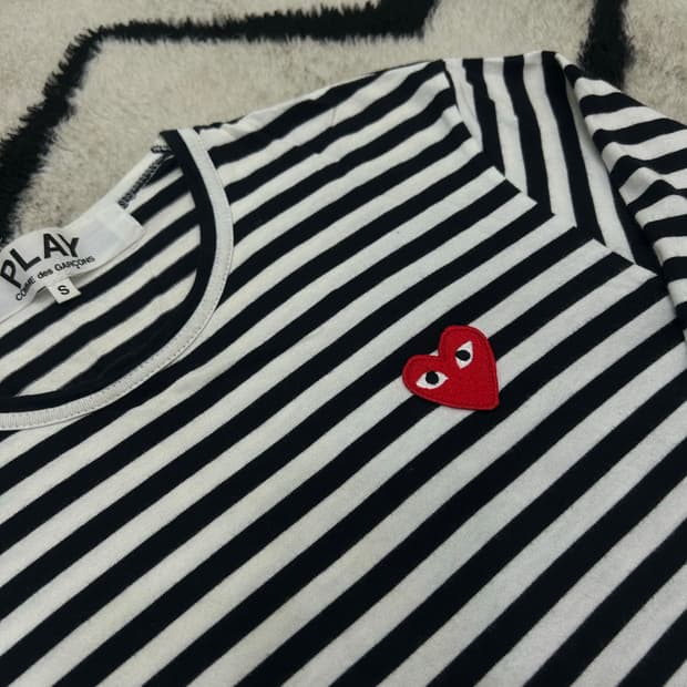 [S]꼼데가르송 레드와펜 스트라이프 긴팔/Az-T164