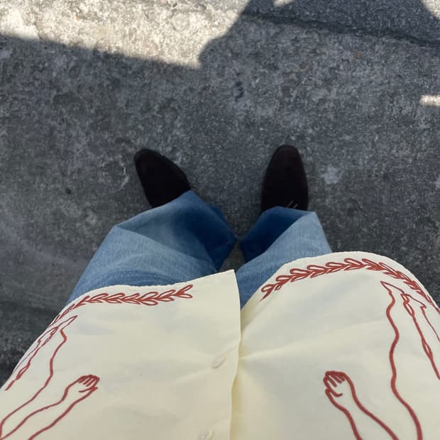 까르네 볼란테 자수 하프 셔츠