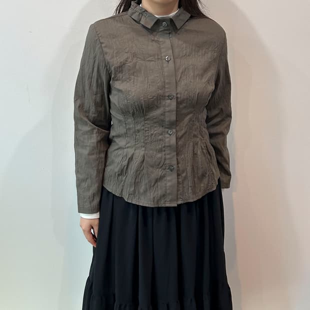 카키 플리츠 블라우스 셔츠