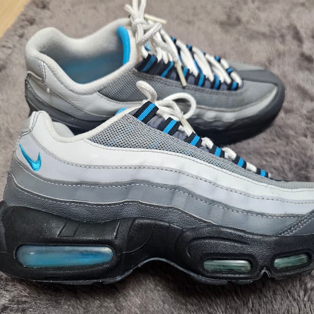 에어맥스 95 리크래프트 그레이 레이저 블루
