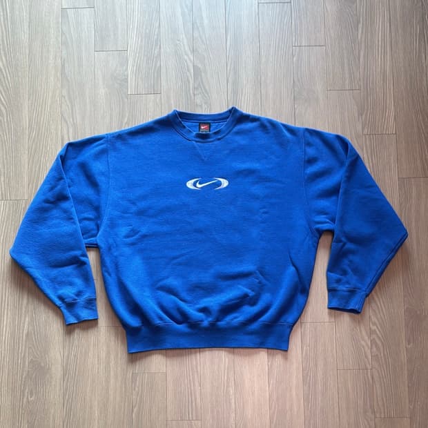 2000s Nike team center swoosh sweatshirt