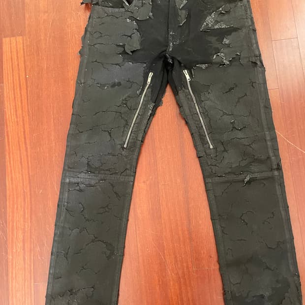 Givenchy black paint coated jean 31size