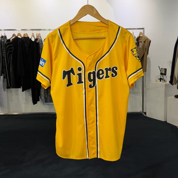 [M] 한신 타이거즈 에디션 유니폼