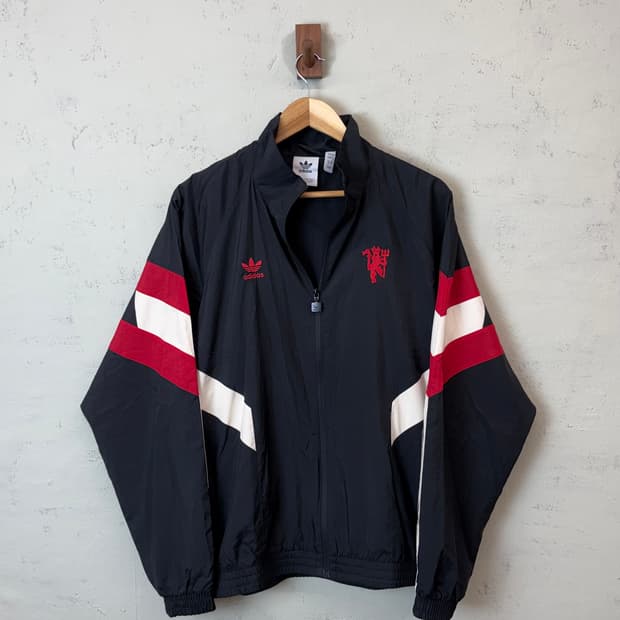 아디다스 맨체스터 유나이티드 바람막이