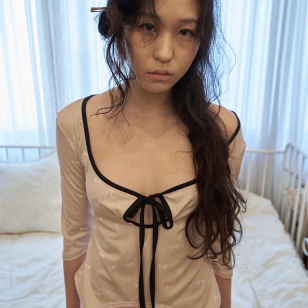 Kanaj 카나제이 캔디 프린팅 스트랩 탑