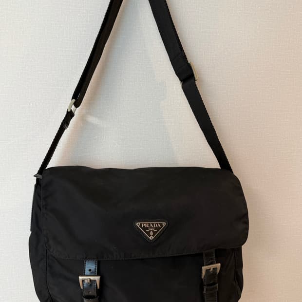 정품 프라다 포코노 나일론 원포켓 메신저백 크로스백