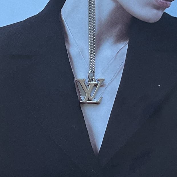 루이비통 LV 로고 업사이클링 실버 목걸이