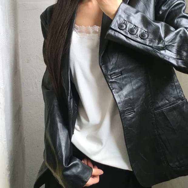 DKNY 디케이엔와이 블랙 컬러 가죽 블레이저 자켓