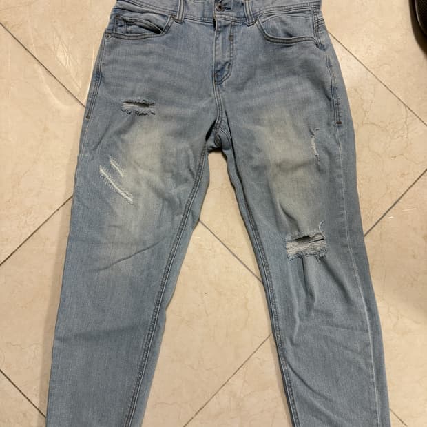 D-FRONT 데미지 크롭 테이퍼드 청바지