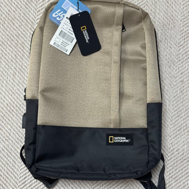 내셔널 지오그래픽 백팩 베이지
