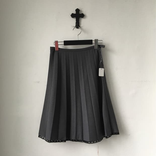 Lace trimming pleats midi skirt