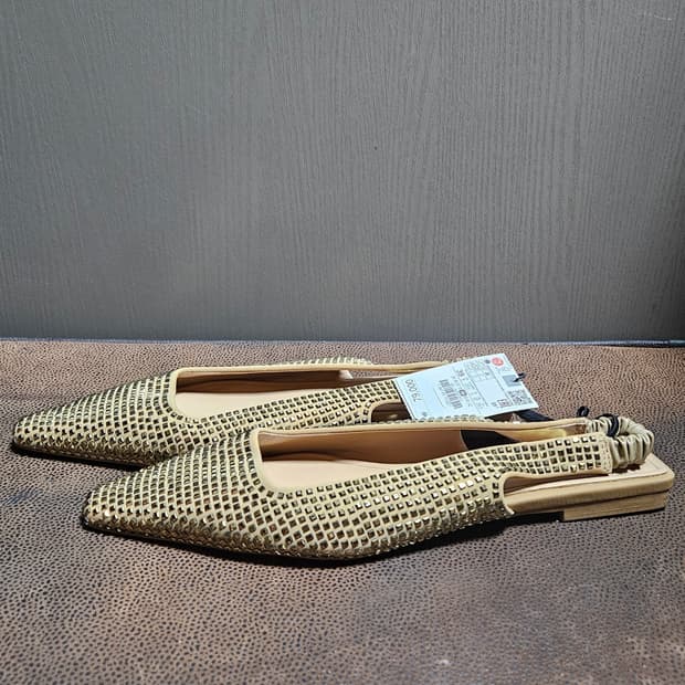 자라 큐빅 플랫 슈즈 (39)새상품