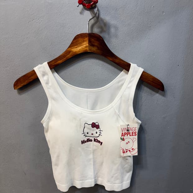 Hello Kitty Sleeveless 헬로키티 캡내장 나시