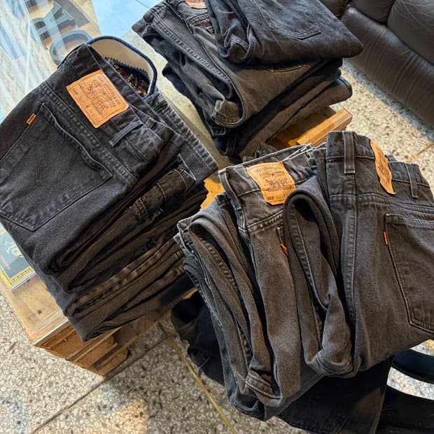 90s Levis 505 (36-38)
