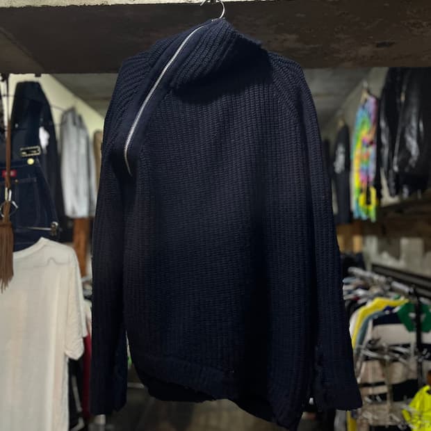 JEANASIS ASYMMETRIC ZIP KNIT