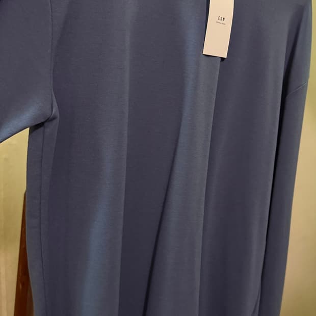 이에스엔 맨투맨 파랑 xl