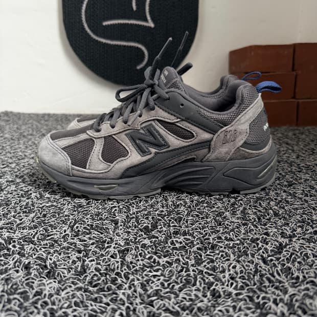 뉴발란스 878 다크 그레이 (CM878MB1)