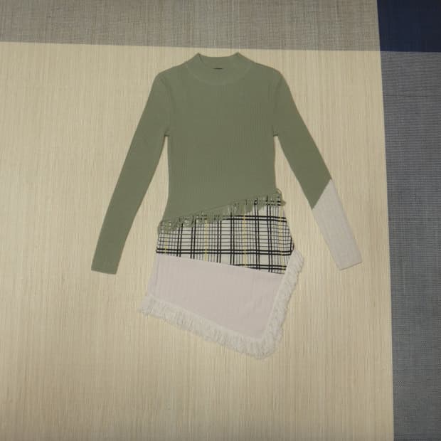 (XS) 앤더슨벨 비대칭 컬러 차단 터틀넥 스웨터