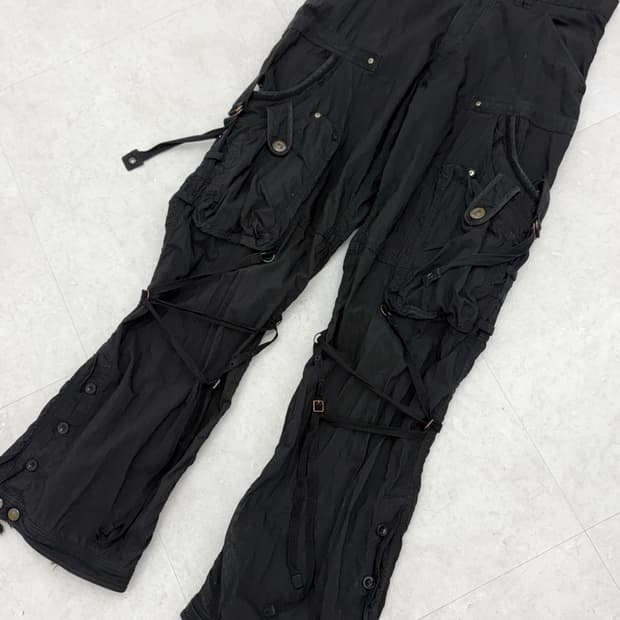 Multi-Pocket Strap Cargo Pants