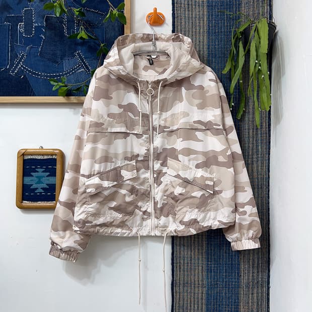 👧🏻DIVIDED  Camo Hoodie