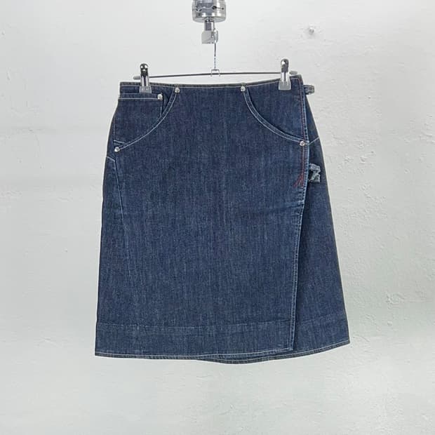 리바이스 엔지니어드 진스 진청 컷아웃 데님 스커트