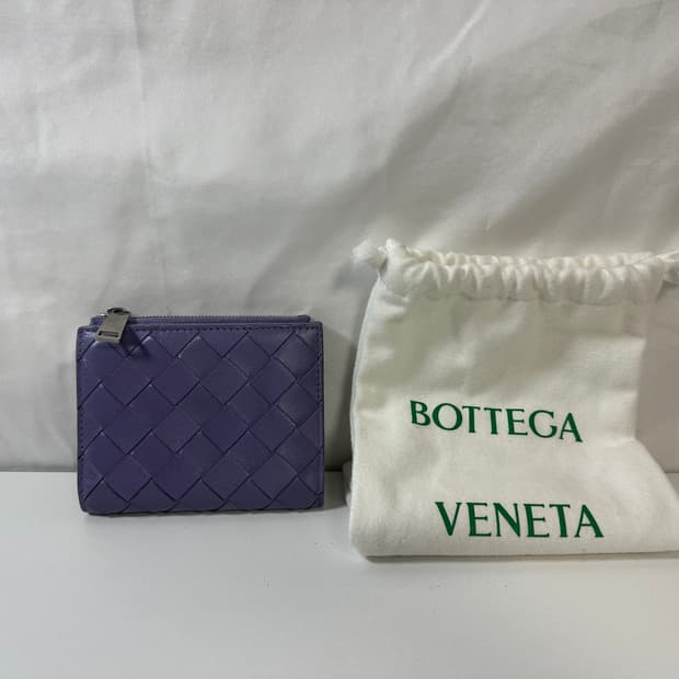 보테가베네타 지퍼 반지갑 라벤더 (OS)