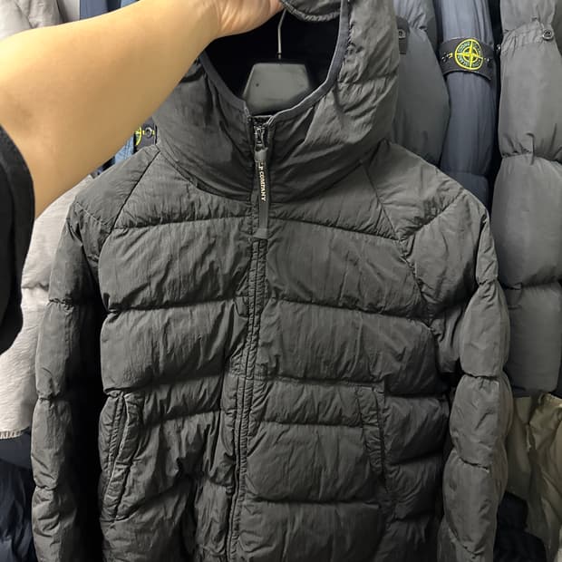 CP컴퍼니 에코크롬 R 패딩 블랙 52사이즈