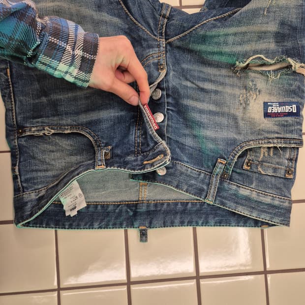 디스퀘어드2(Dsquared2)의 청바지