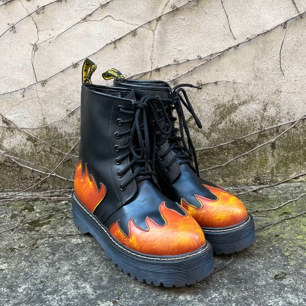 Flame graphic lace-up boot