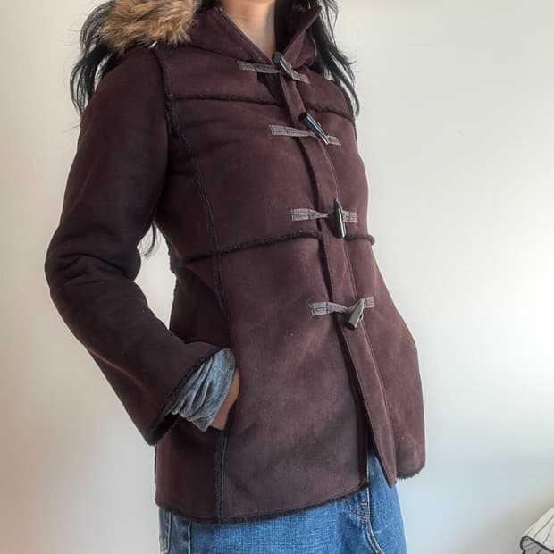 슬림핏 브라운 무스탕