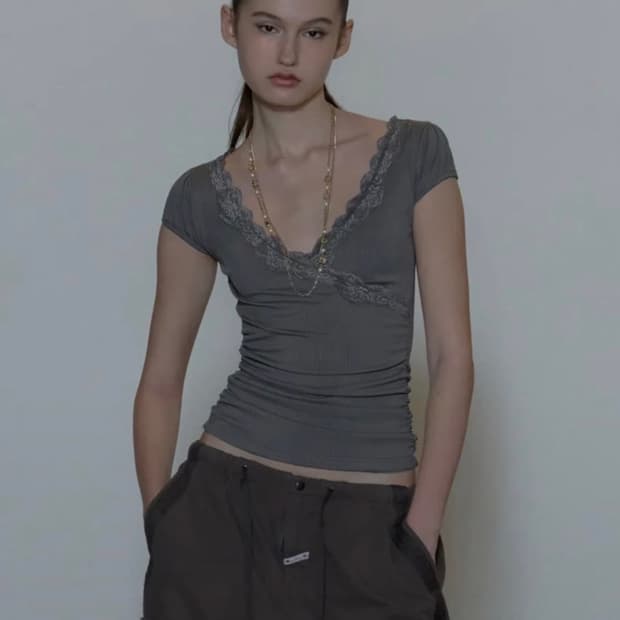 스컬프터 레이스 트림 랩 티 (lace trim wrap tee)