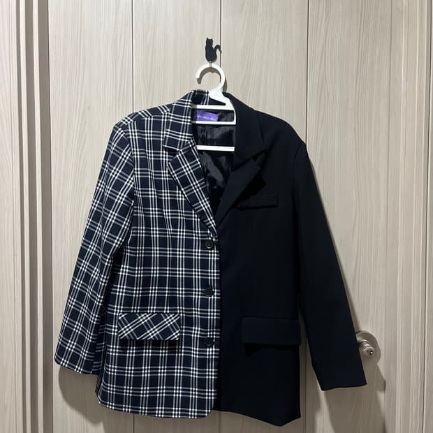 레터프롬문 반반 체크 자켓