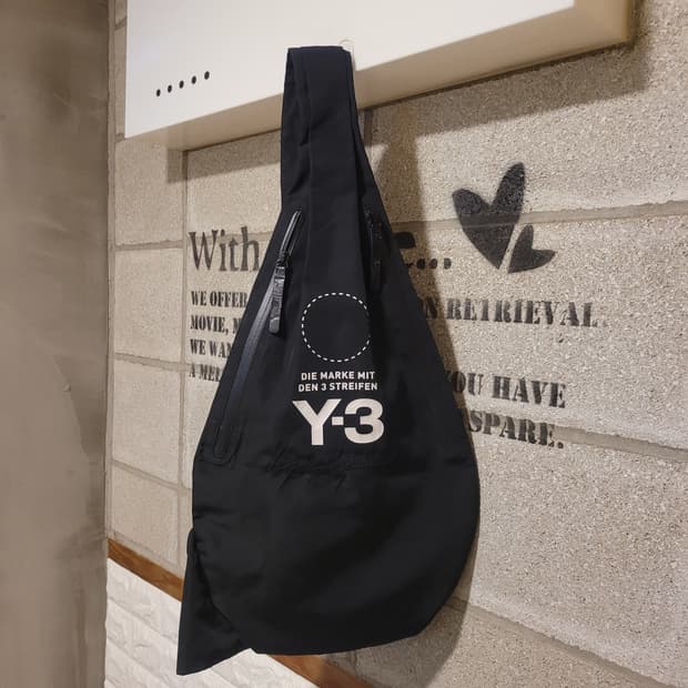 Y-3 요지야마모토 슬링백