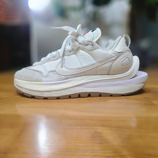 나이키 사카이 베이퍼와플 흰색 265mm