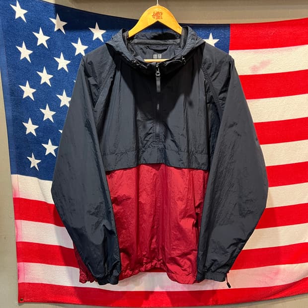 유니클로 후드 바람막이