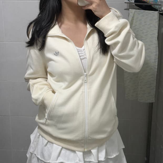 가격 제안글) 아디다스 실버로고 크림 집업 ⭐️유일매물⭐️