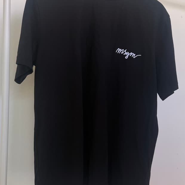 MSGM 자수 로고 커시브 코튼 크루넥 티셔츠 블랙