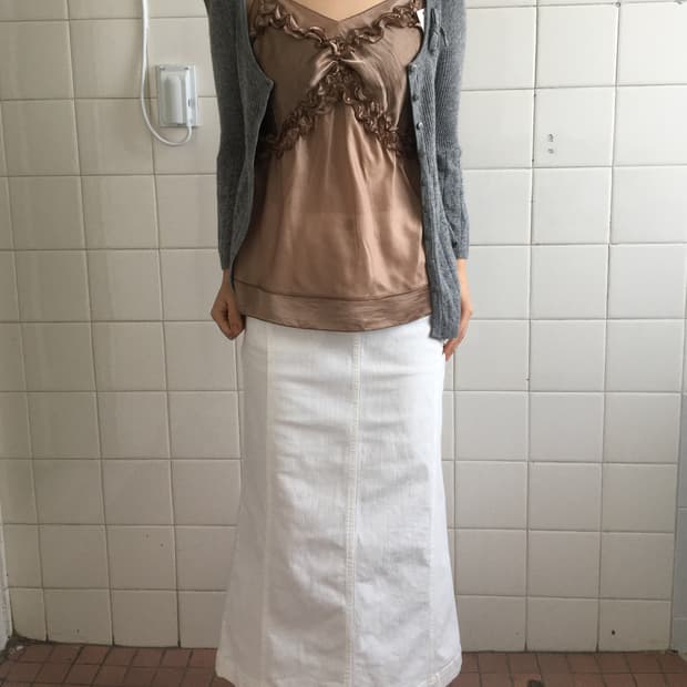 Frill point sleeveless