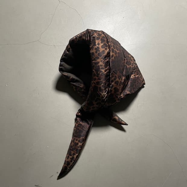 로도리리온 Down Hood Scarf