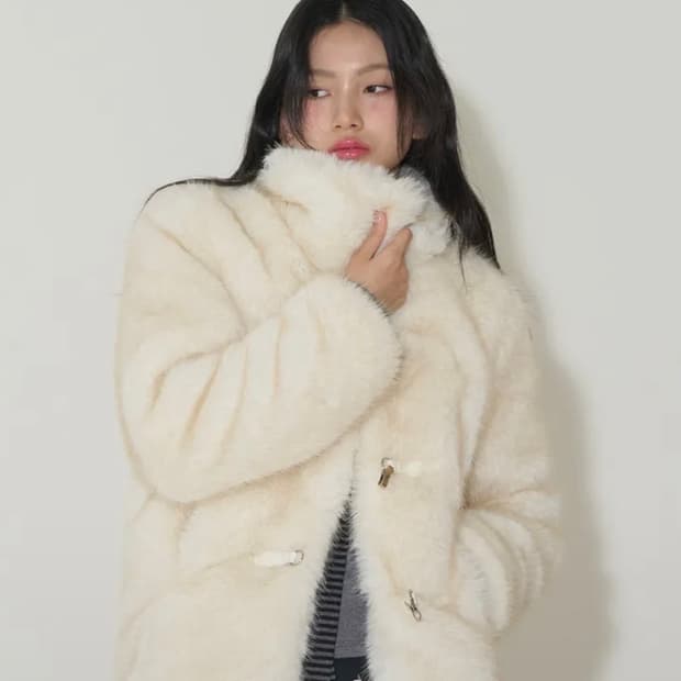 일리고 시어링 퍼 자켓 아이보리