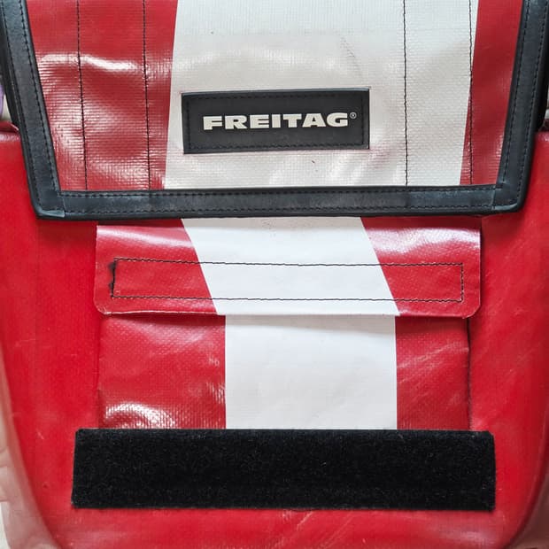 프라이탁 라씨(레드/화이트)