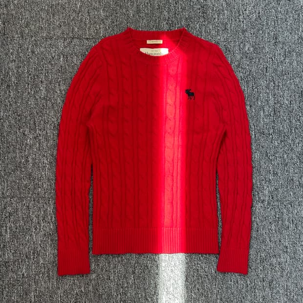 아베크롬비 레드 케이블 라운드넥 니트