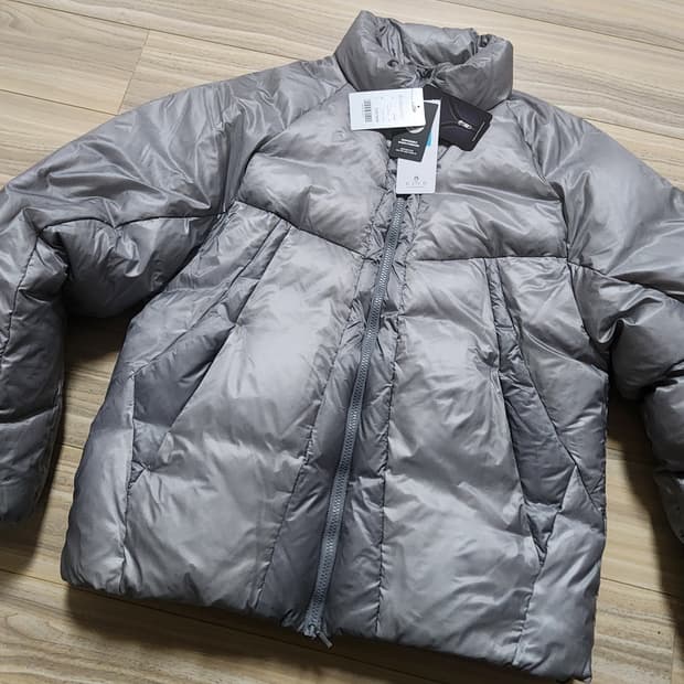 에잇세컨즈립스탑덕다운패딩점퍼L실버